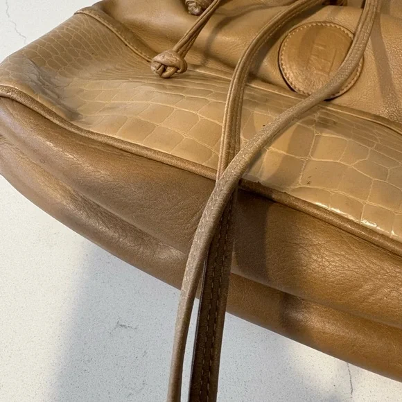 Fendi Beige Leather Shoulder Bag with Croc-Embossed Trim - Picture 7 of 7